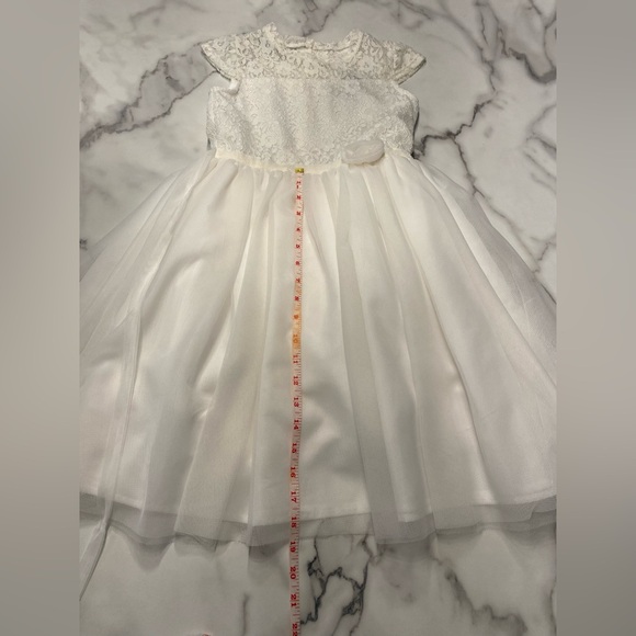 Girls size 10 flower girl or first communion dress made by Newberry - Picture 6 of 16